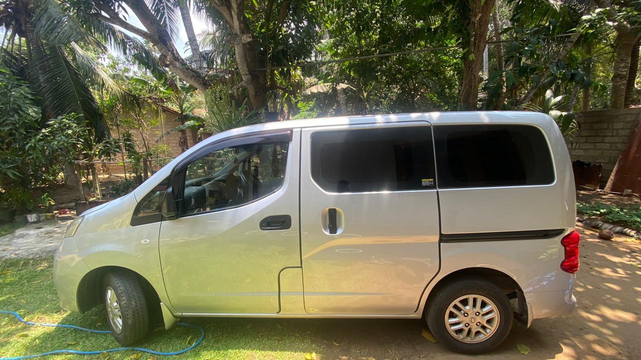Nissan NV200 2012 for Rent
