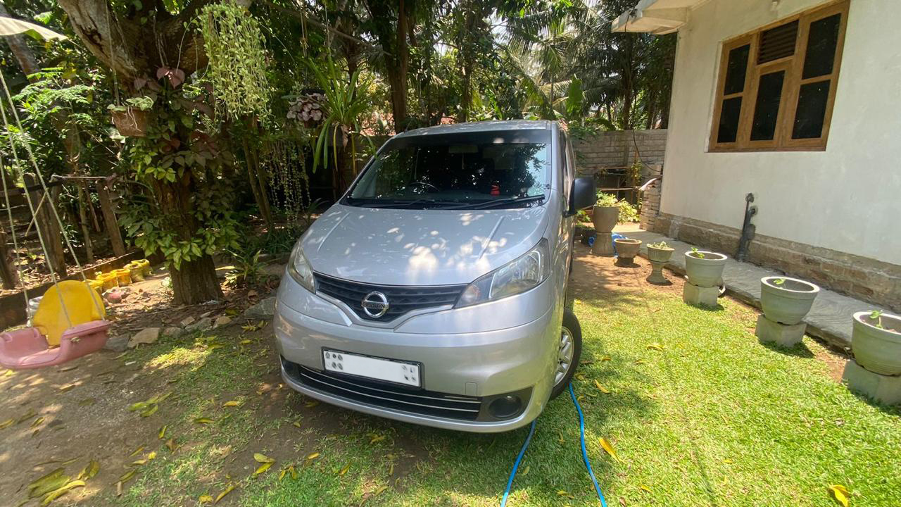 Nissan NV200 2012 for Rent